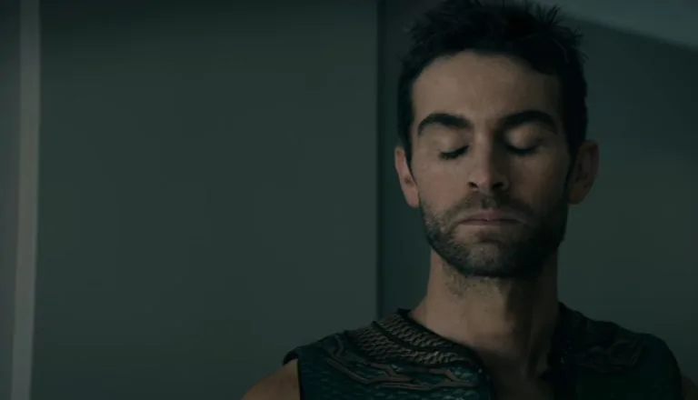 Момент из 8 серии 1 сезона